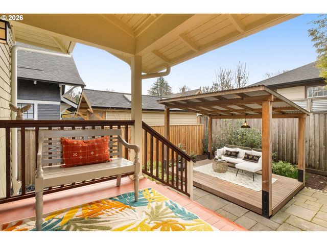 2417 Ne 10TH Ave, Portland, OR 97212