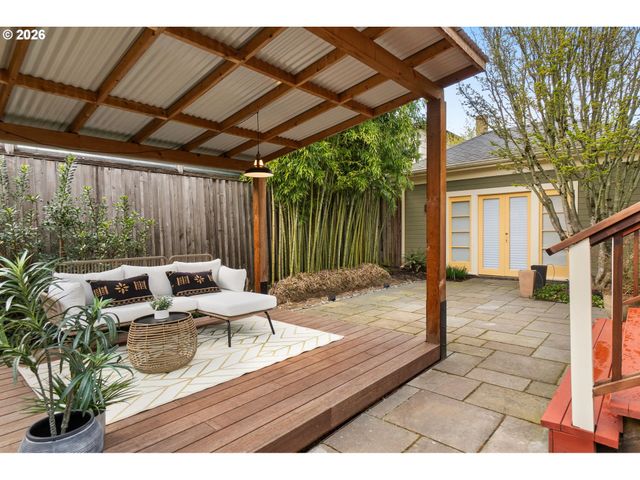 2417 Ne 10TH Ave, Portland, OR 97212