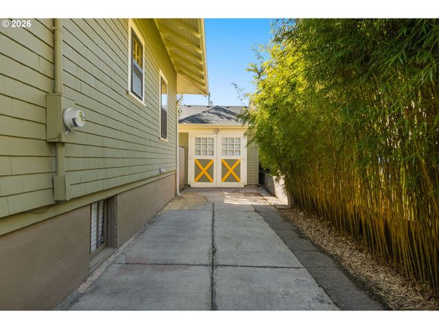 2417 Ne 10TH Ave, Portland, OR 97212