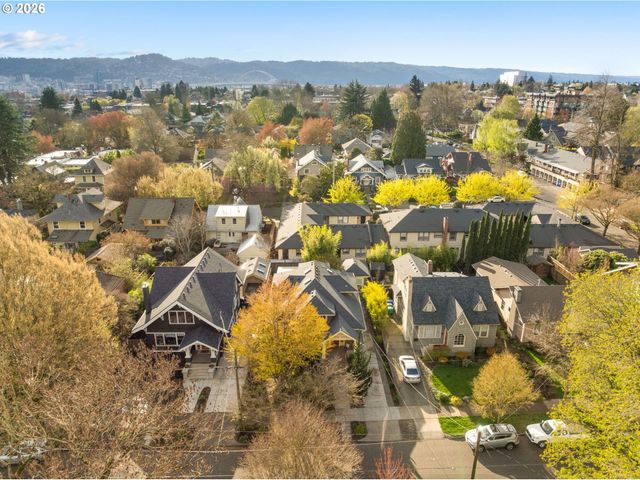 2417 Ne 10TH Ave, Portland, OR 97212