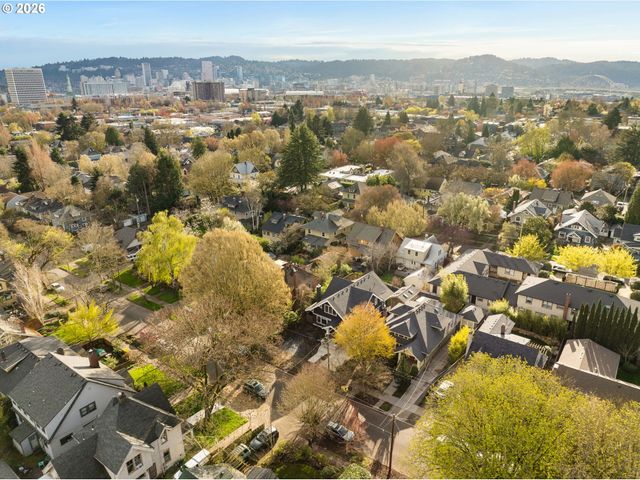 2417 Ne 10TH Ave, Portland, OR 97212