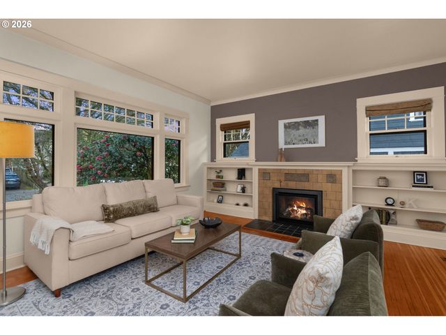 2417 Ne 10TH Ave, Portland, OR 97212