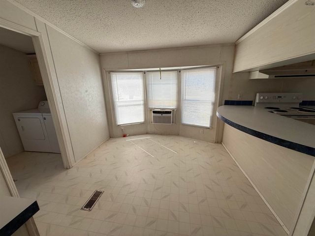 304 N BELMONT AVENUE, Petrolia, TX 76377