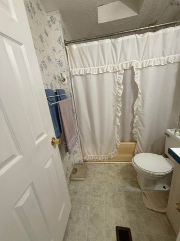 304 N BELMONT AVENUE, Petrolia, TX 76377