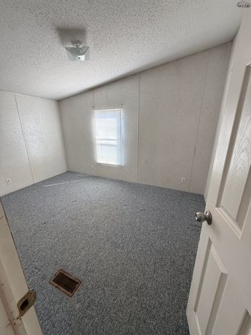 304 N BELMONT AVENUE, Petrolia, TX 76377