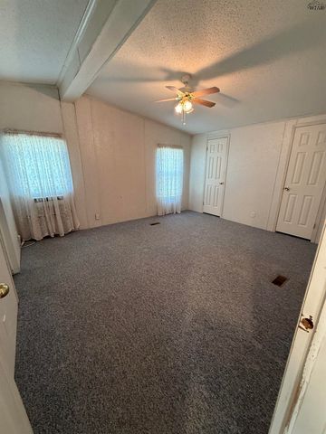 304 N BELMONT AVENUE, Petrolia, TX 76377