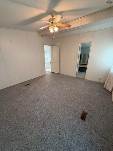 304 N BELMONT AVENUE, Petrolia, TX 76377