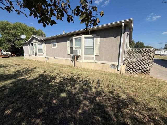 304 N BELMONT AVENUE, Petrolia, TX 76377