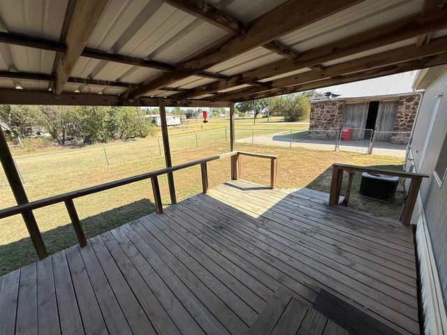 304 N BELMONT AVENUE, Petrolia, TX 76377