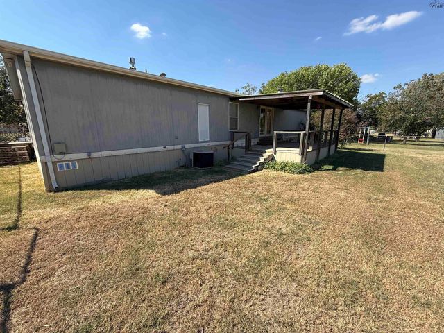 304 N BELMONT AVENUE, Petrolia, TX 76377