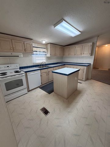 304 N BELMONT AVENUE, Petrolia, TX 76377