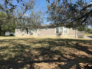 304 N BELMONT AVENUE, Petrolia, TX 76377