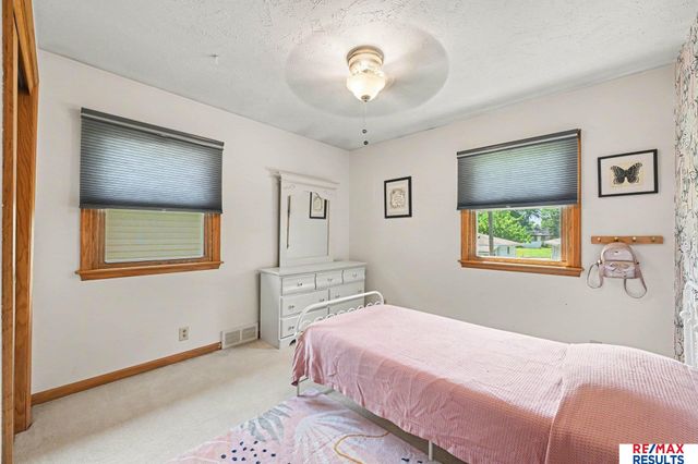 5124 S 121St Street, Omaha, NE 68137
