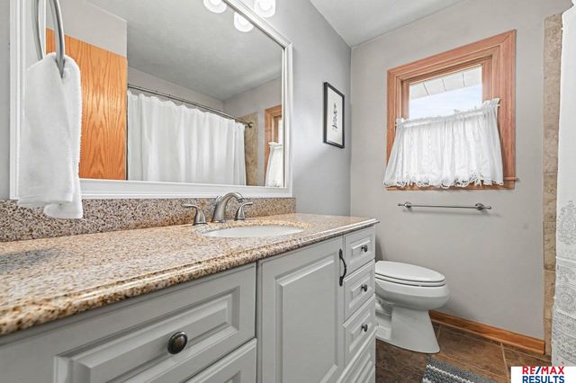5124 S 121St Street, Omaha, NE 68137