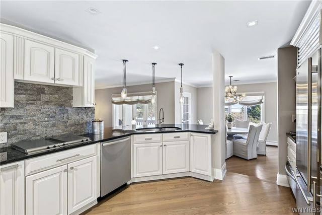 182 Castlebrooke Lane, Amherst, NY 14221