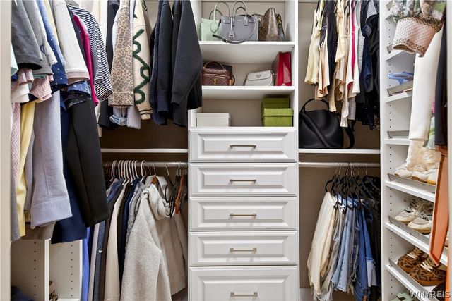 182 Castlebrooke Lane, Amherst, NY 14221