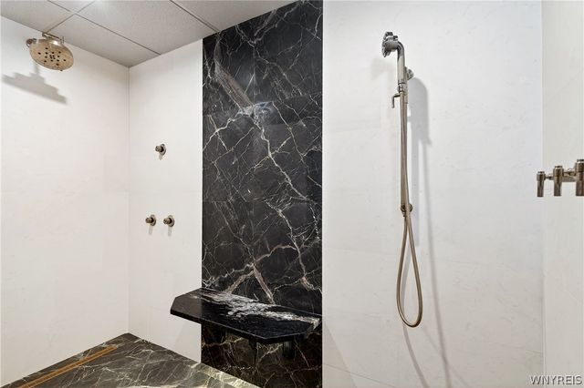 182 Castlebrooke Lane, Amherst, NY 14221