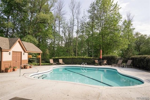 182 Castlebrooke Lane, Amherst, NY 14221