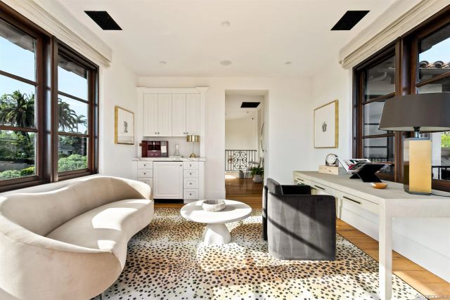 5833 Rutgers Rd, La Jolla, CA 92037