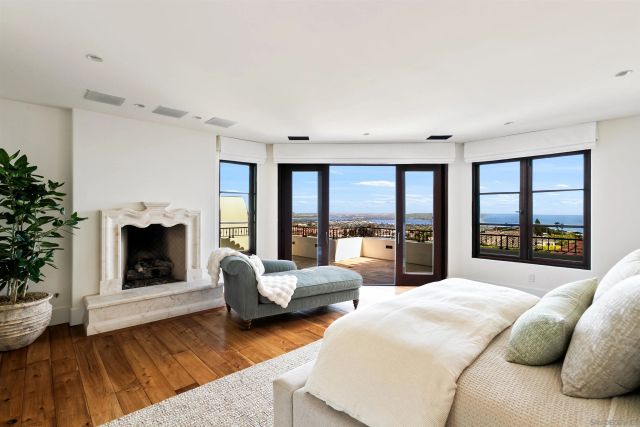 5833 Rutgers Rd, La Jolla, CA 92037