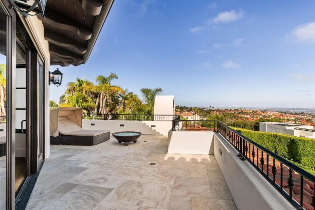 5833 Rutgers Rd, La Jolla, CA 92037