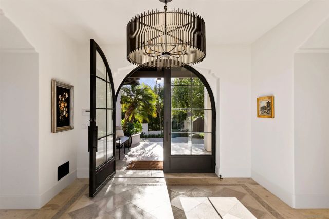 5833 Rutgers Rd, La Jolla, CA 92037