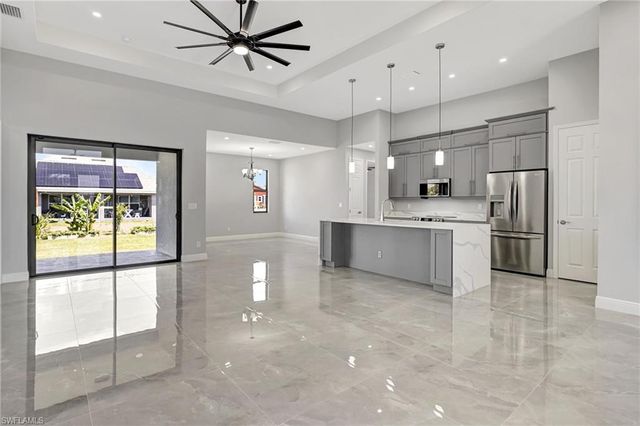 1813 NE 21st ST, Cape Coral, FL 33909