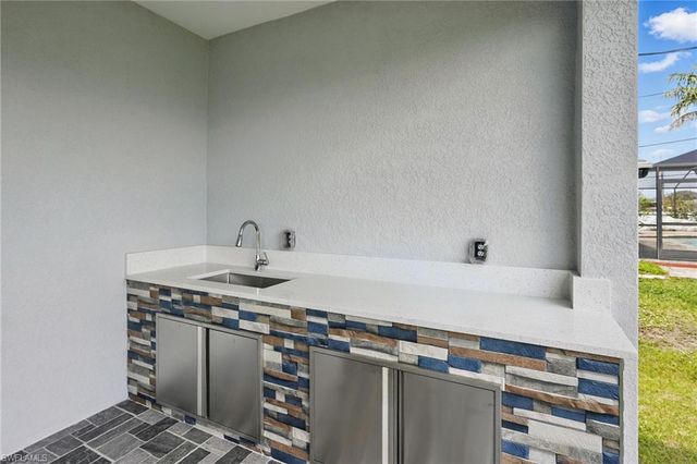 1813 NE 21st ST, Cape Coral, FL 33909