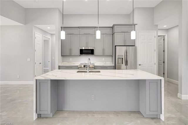 1813 NE 21st ST, Cape Coral, FL 33909