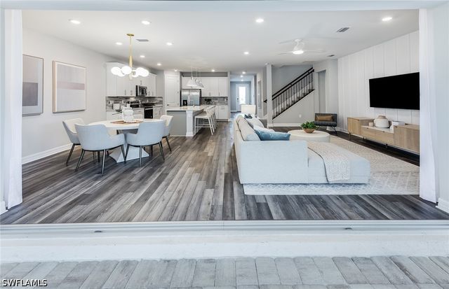 274 Silent Lake DR, Lehigh Acres, FL 33936