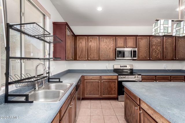 9609 W COOLIDGE Street, Phoenix, AZ 85037