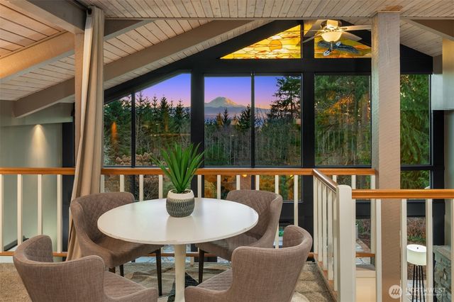 10101 181st Avenue SE, Issaquah, WA 98027