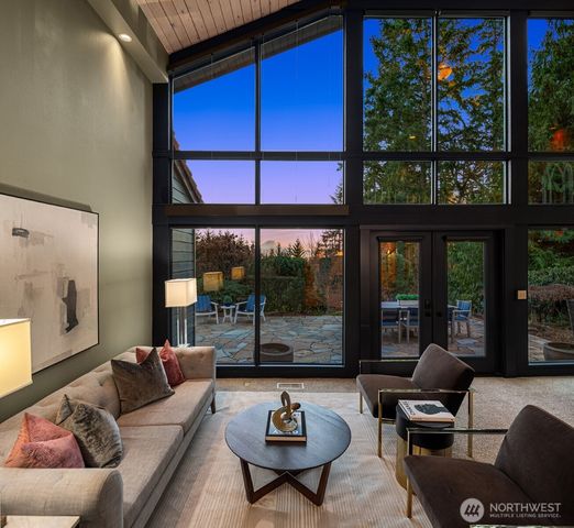 10101 181st Avenue SE, Issaquah, WA 98027