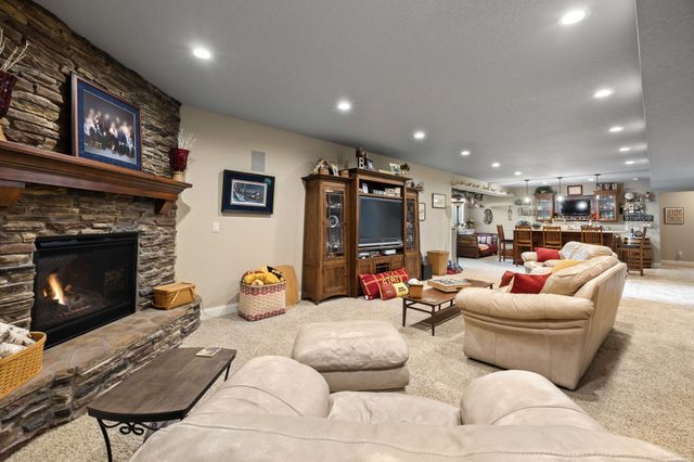 3025 Weston Drive, Ames, IA 50010