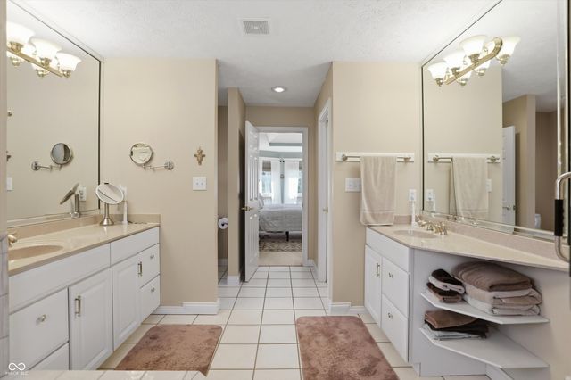 1869 E York Court, Martinsville, IN 46151