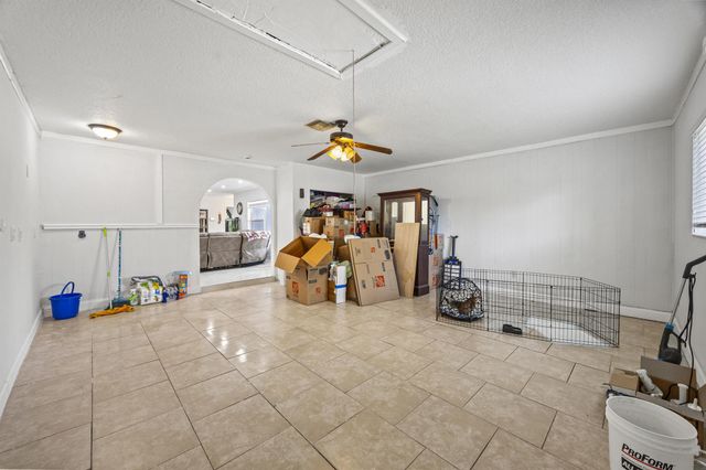 621 NW 97 Ter Terrace, Pembroke Pines, FL 33024