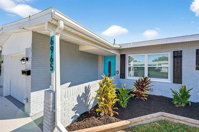 6965 21ST STREET N, St Petersburg, FL 33702