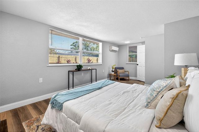 6965 21ST STREET N, St Petersburg, FL 33702