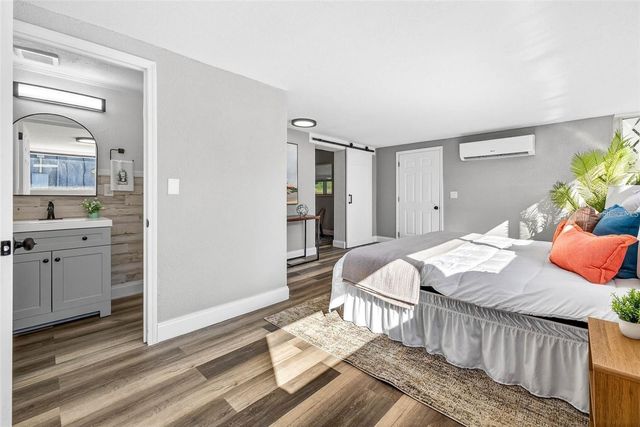 6965 21ST STREET N, St Petersburg, FL 33702