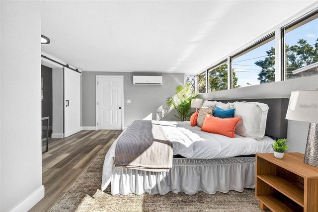 6965 21ST STREET N, St Petersburg, FL 33702