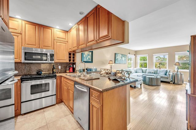 615 NE 12th Avenue 312, Fort Lauderdale, FL 33304