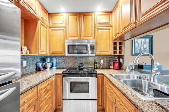 615 NE 12th Avenue 312, Fort Lauderdale, FL 33304