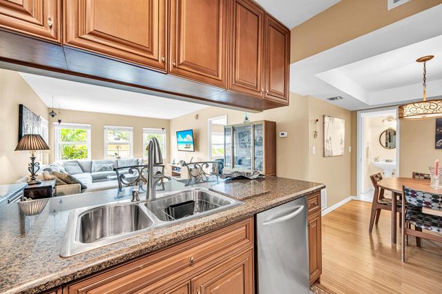 615 NE 12th Avenue 312, Fort Lauderdale, FL 33304