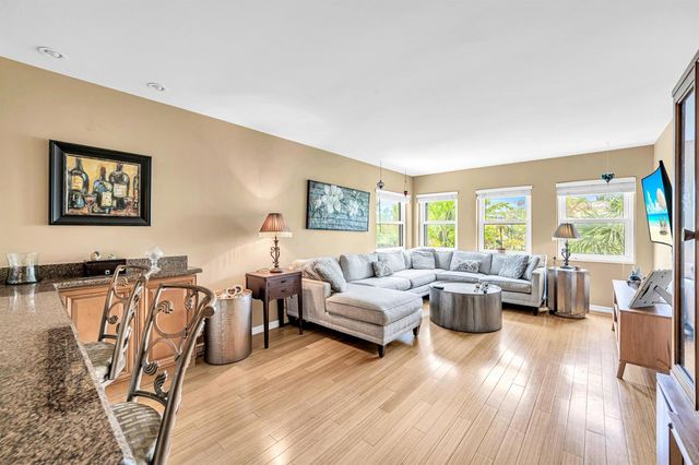 615 NE 12th Avenue 312, Fort Lauderdale, FL 33304