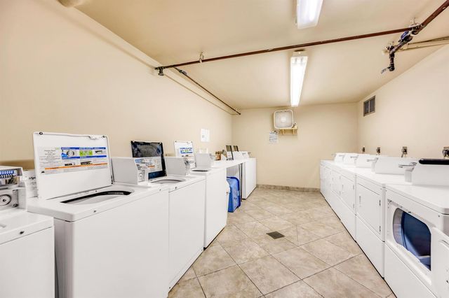 615 NE 12th Avenue 312, Fort Lauderdale, FL 33304
