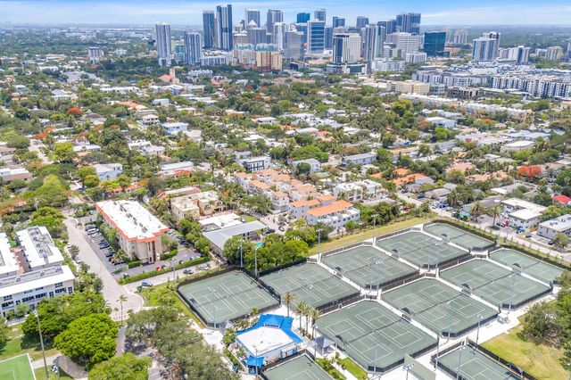 615 NE 12th Avenue 312, Fort Lauderdale, FL 33304