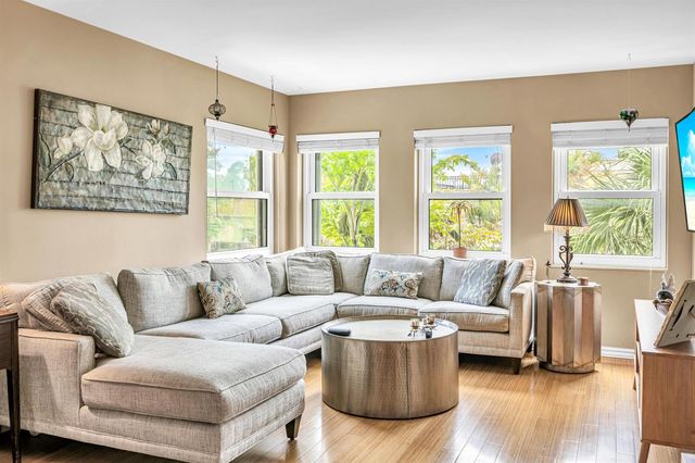 615 NE 12th Avenue 312, Fort Lauderdale, FL 33304