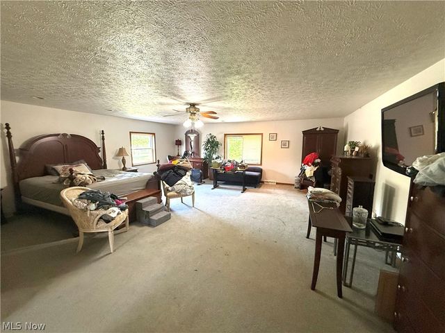 5520 Sharon Drive, Youngstown, OH 44512