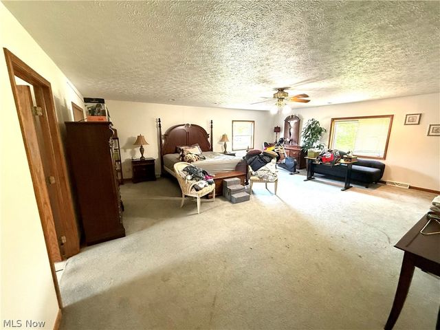 5520 Sharon Drive, Youngstown, OH 44512