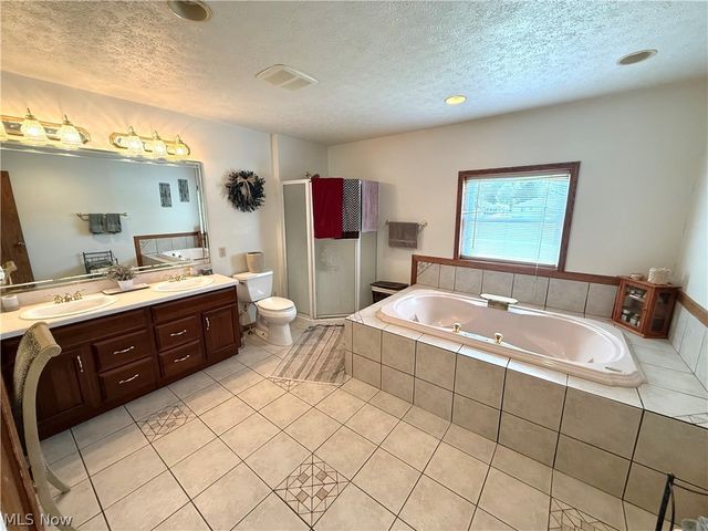 5520 Sharon Drive, Youngstown, OH 44512